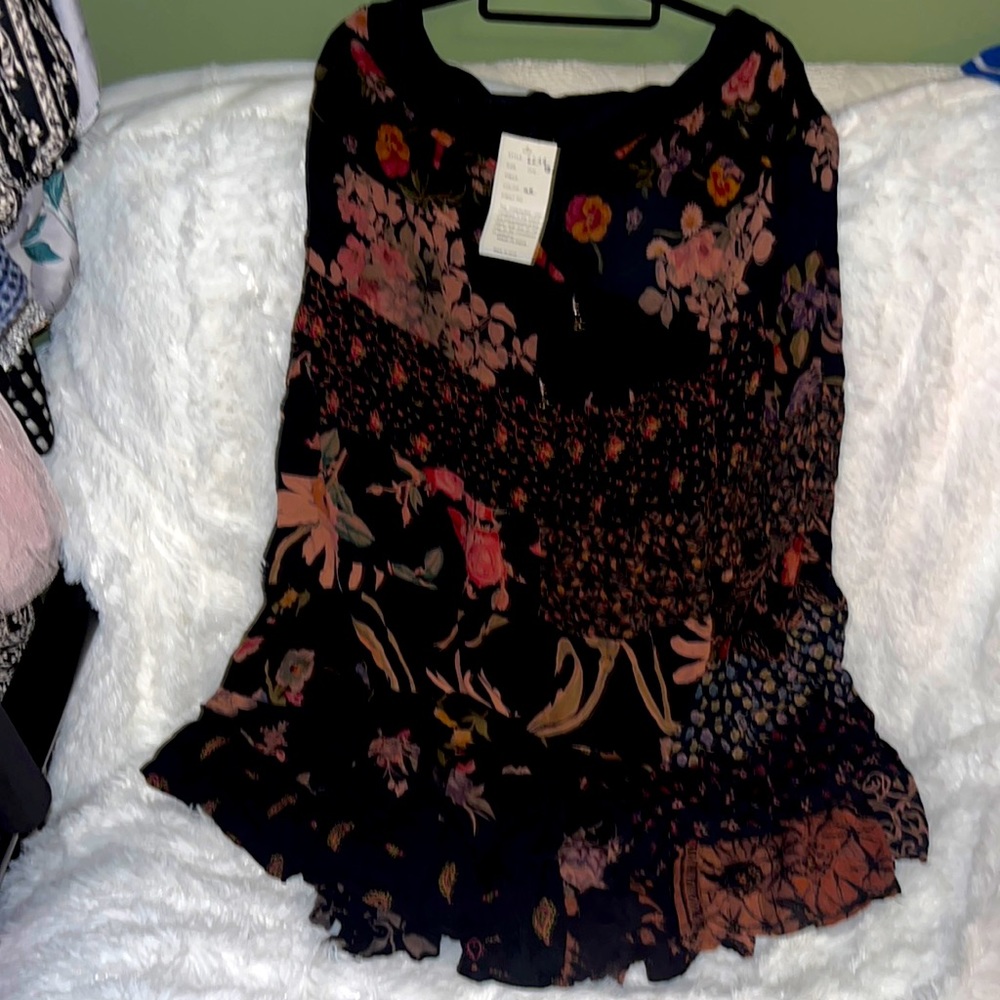 NWT ONE SIZE DRAWSTRING BEAUTIFUL FLORAL PRINT JINGLE BELLS SKIRT